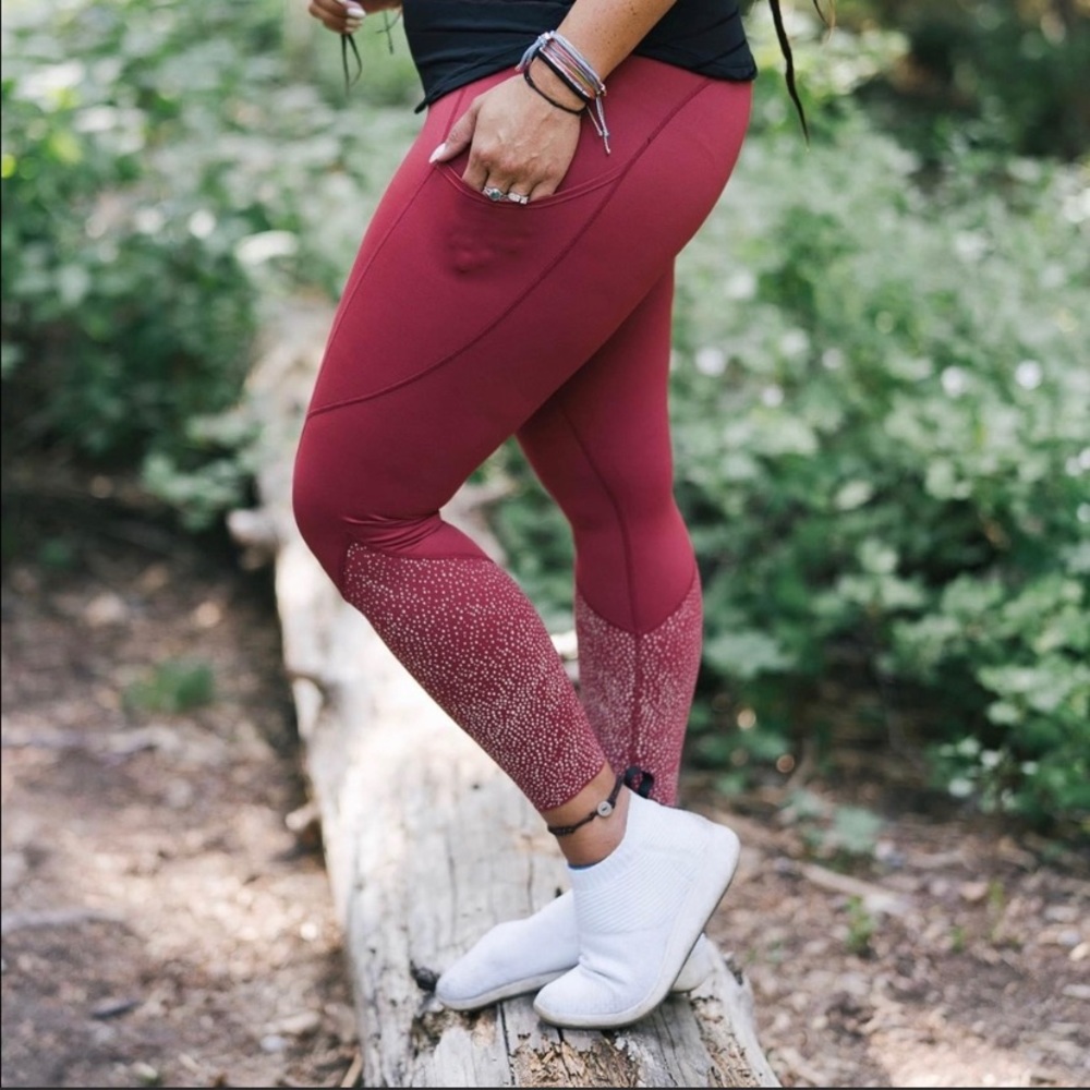 Zyia Merlot light n luxe reflective pocket hi-rise. Perfect for the holidays!!